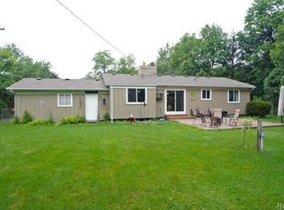 10900 Hubbell St, Livonia, MI 48150