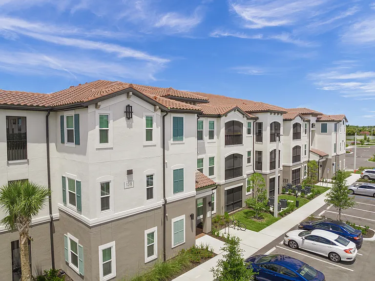 Revello Apartments — Photo 106