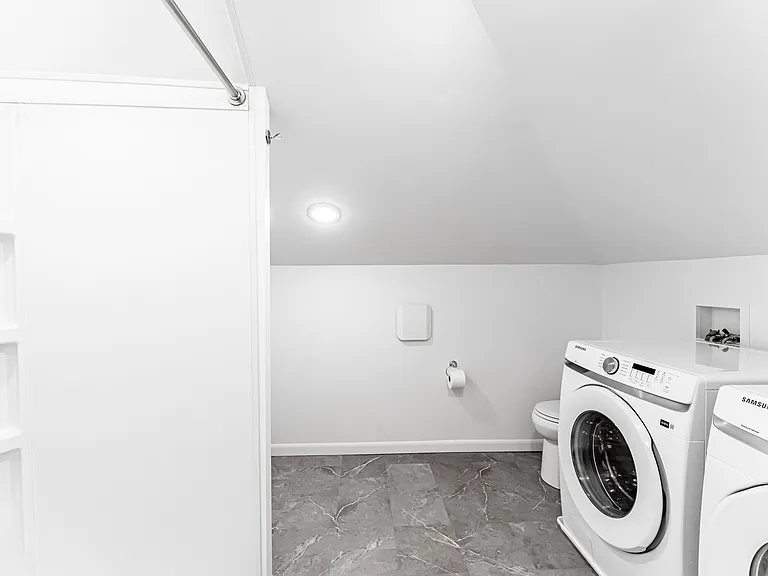 496 Dorsey Ave #4 — Photo 15