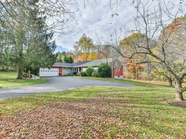 86 E Baylies Rd, Charlton, MA 01507