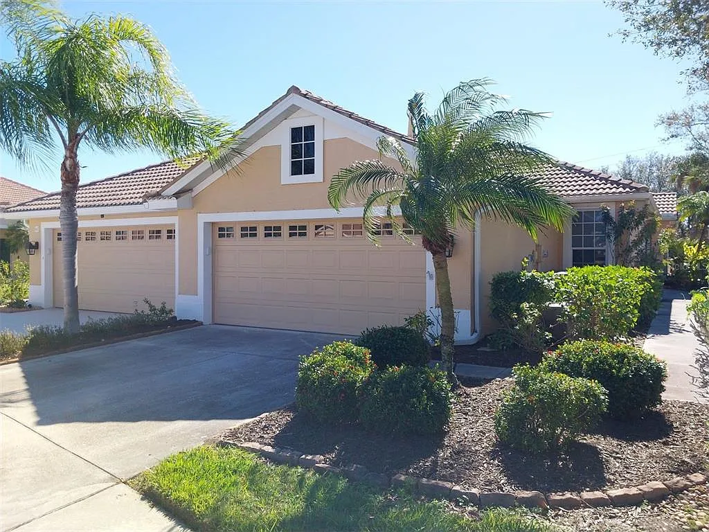 3 bed, 2.0 bath, 1657 sqft, $2,700 — Photo 1