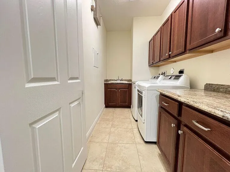 11948 SW Crestwood Cir — Photo 11
