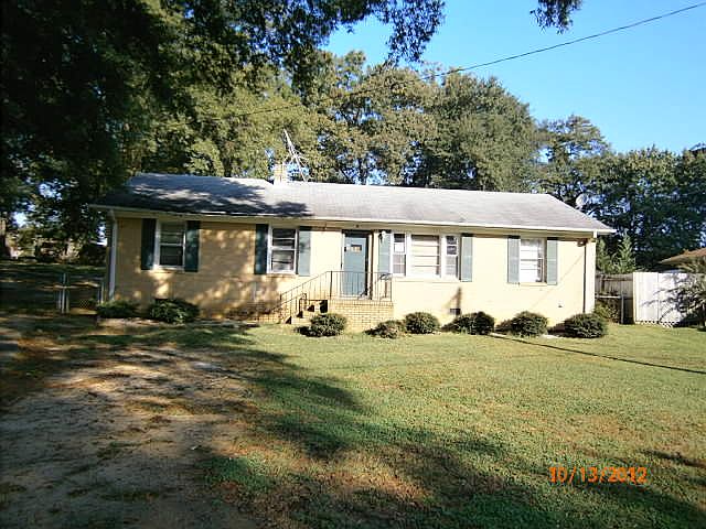 1st image of 18 Cottingham Cir