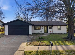 1109 N Hickory Pl, Broken Arrow, OK 74012