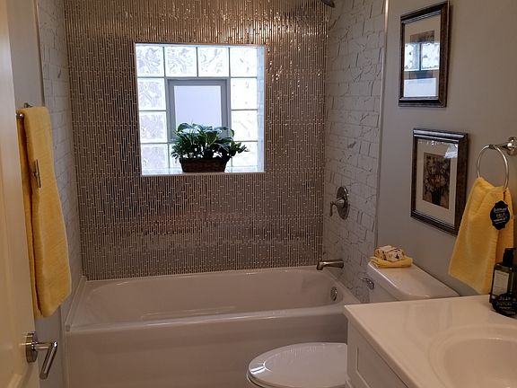 5th image of 2429 Elmwood Ave