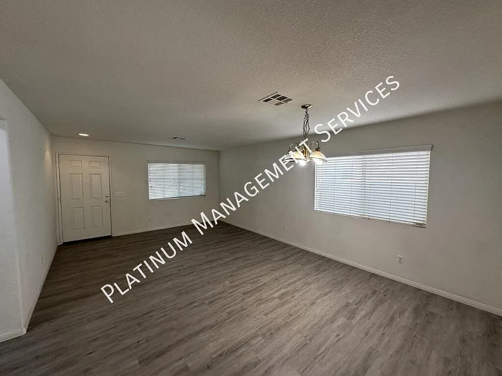 3630 Koufax Dr — Photo 4