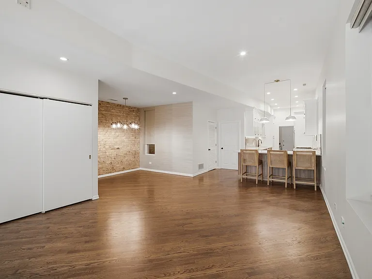 626 W Buckingham Pl #1E — Photo 5