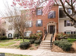 7757 New Providence Dr APT 64, Falls Church, VA 22042