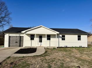 902 SE G St, Bentonville, AR 72712