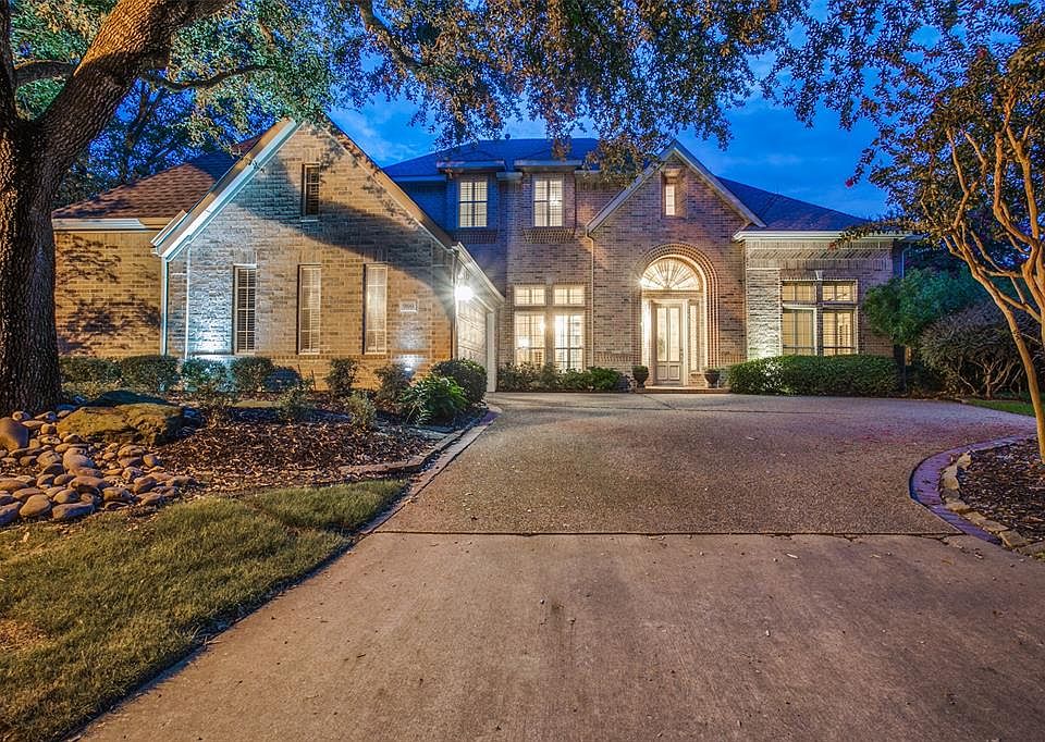 1st image of 900 Bridge Point Cir