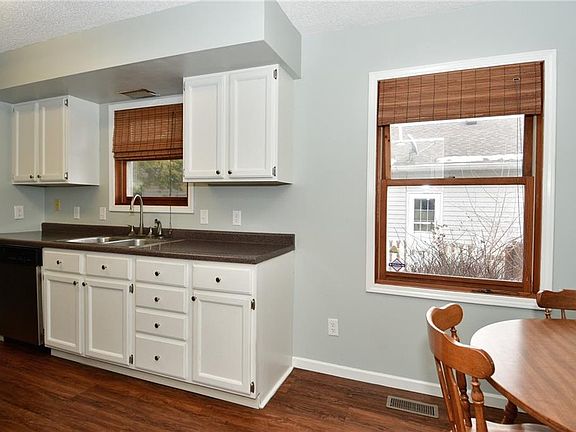 4th image of 7712 Orchard Village Dr