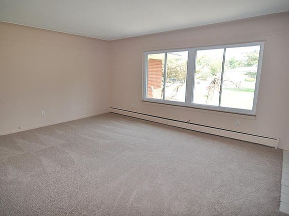 2nd image of 5581 Wright Dr