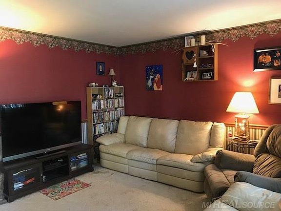 5th image of 277 Manor Park Dr