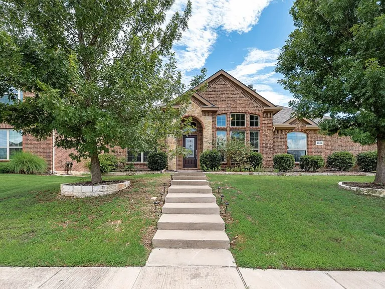 2605 Idlewood Dr — Photo 1