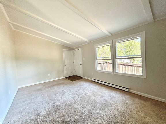 3rd image of 300 Oakridge Dr
