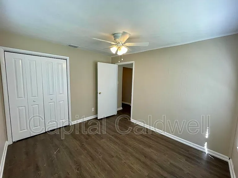 1904 E Emma St — Photo 13