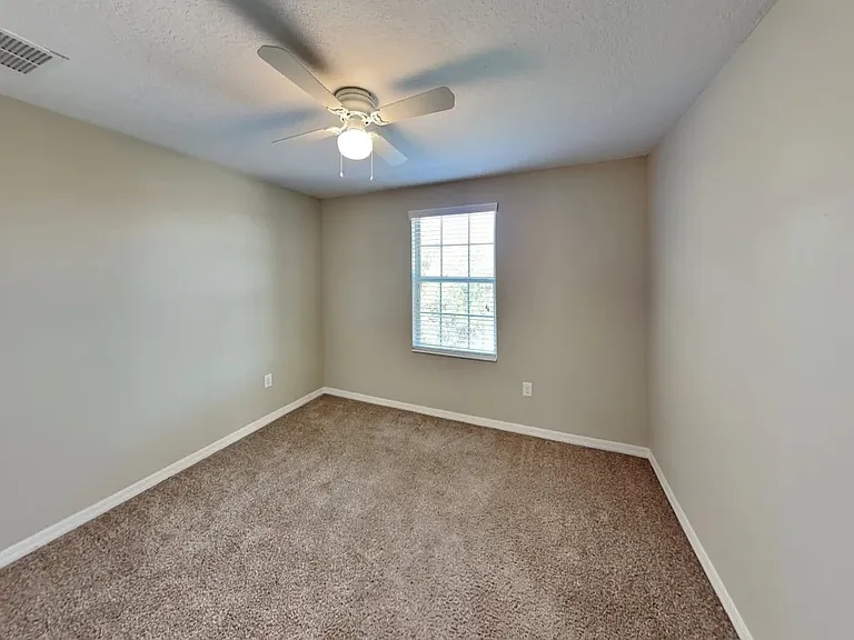 7610 Forest Mere Dr — Photo 7