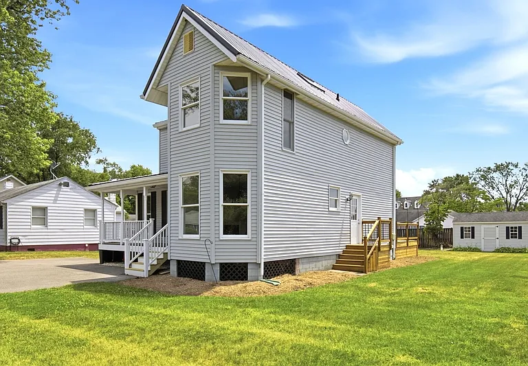 301 Kenmore Ave — Photo 19