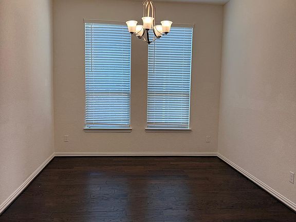 3rd image of 6036 Halton Dr