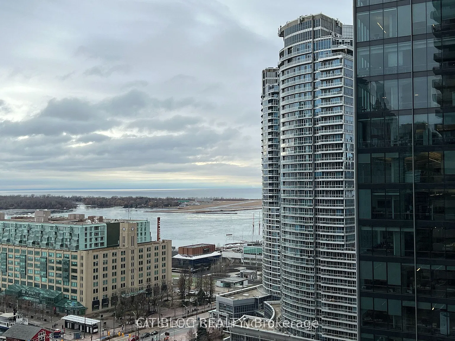Harbour Plaza Residences — Photo 3