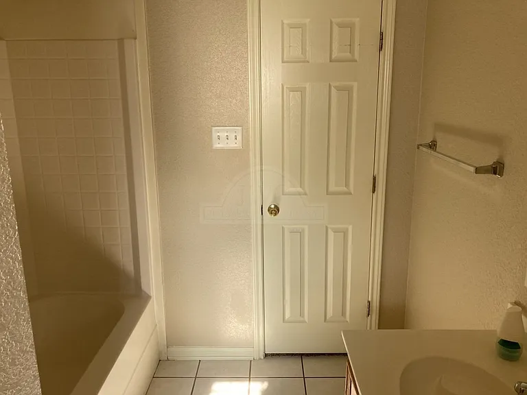 4502 Pennington Ave — Photo 17