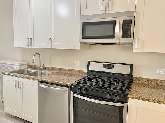 4th image of 1727 W Bryn Mawr Ave APT 1E
