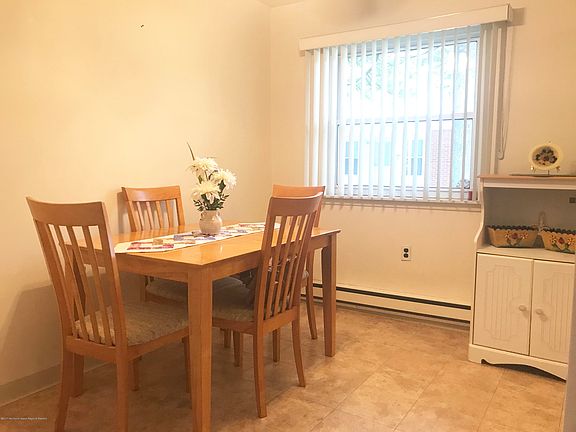 5th image of 242 Columbine Avenue #B