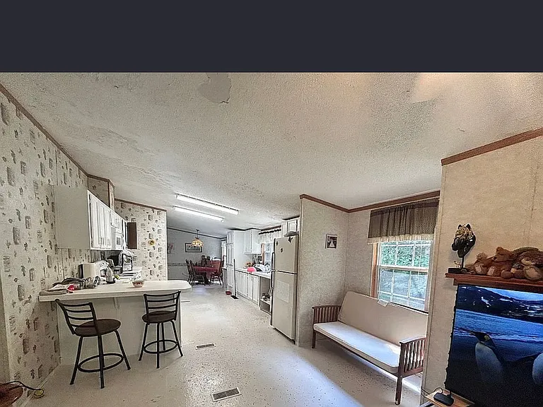 4011 Forest Trail Dr — Photo 3