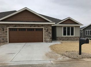 832 Whispering Pnes, Lake Mills, WI 53541