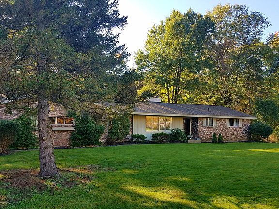 2nd image of 6588 Tanglewood Dr SE