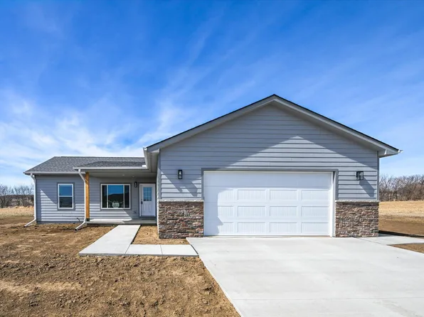 210 Harvest Hills Dr, Woodbine, IA 51579