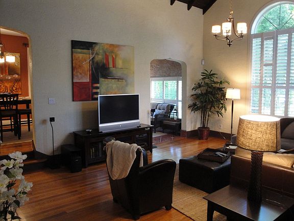 2nd image of 908 S Summerlin Ave