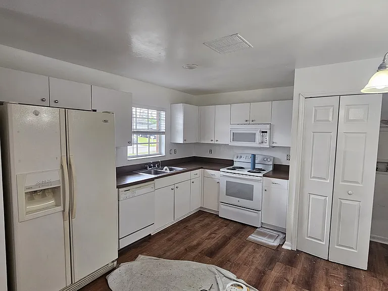 117 Homer Ave S — Photo 2