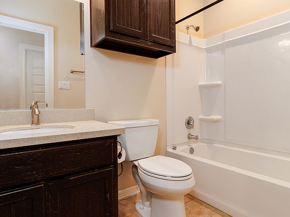 5th image of 2706 E Garfield Ave APT 2