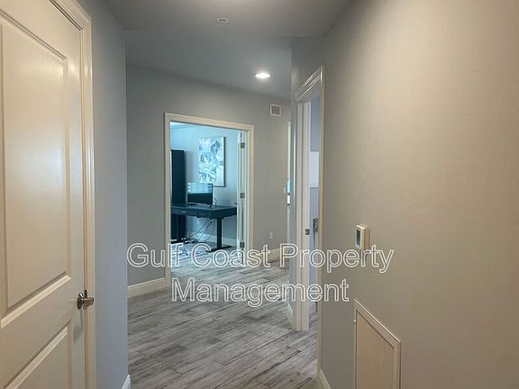 4th image of 260 Hidden Bay Dr #401