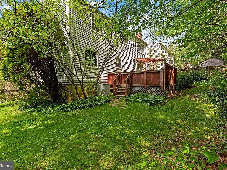 9404 Mirror Pond Dr — Photo 24