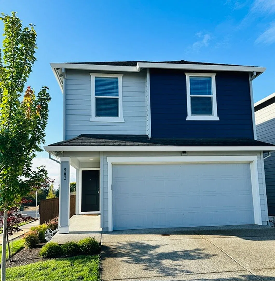 Almost New Beautiful Home With Stunning Finishes — Photo 1
