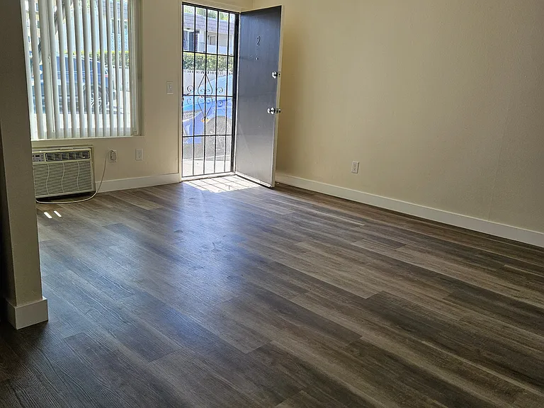 573 Emerald Ave #2 — Photo 12