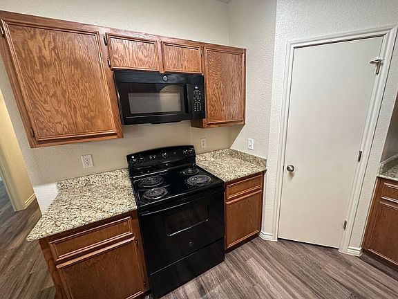 4th image of 3105 Ochiltree Dr #A