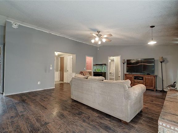 5th image of 1059 Squire Mansion