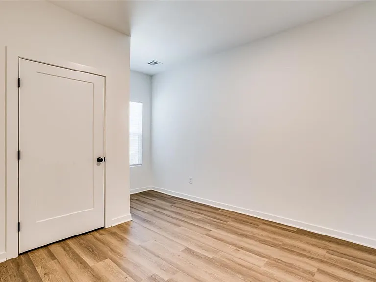 1939 Cody Ln — Photo 16