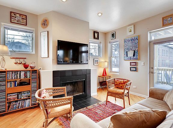 5th image of 3918 N Greenview Ave APT 1W