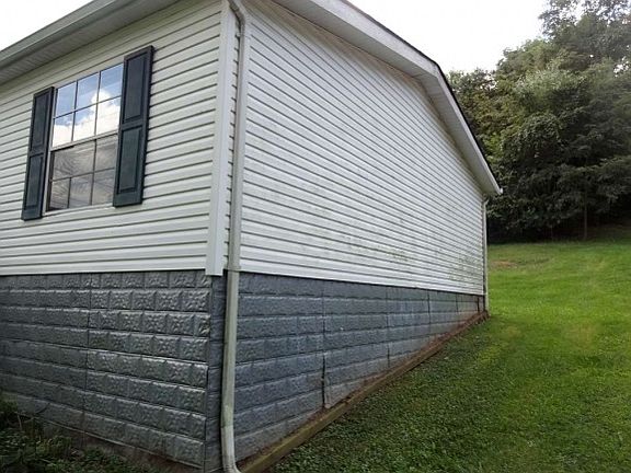 2nd image of 214 Tipton St