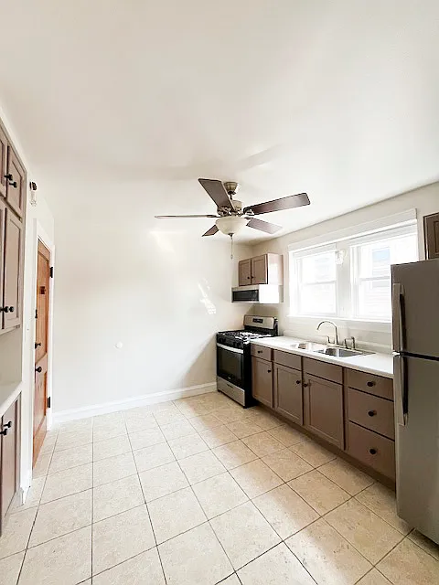 2 bed, 900 sqft, $1,800 — Photo 4