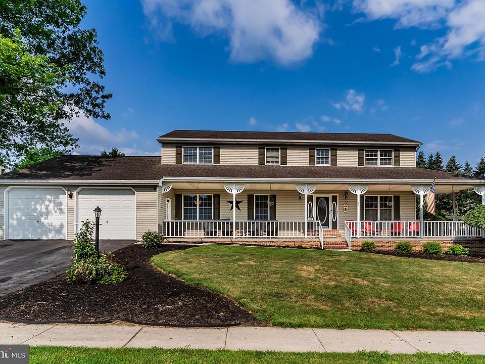 1st image of 64 S Pin Oak Dr