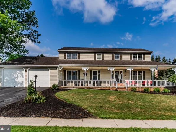 64 S Pin Oak Dr, Boiling Springs, PA 17007