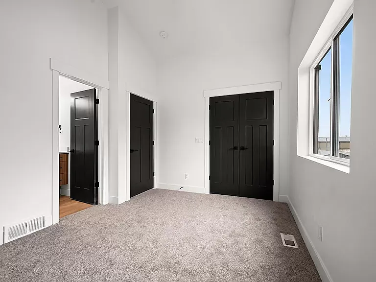 218 W Paxton Ave — Photo 9