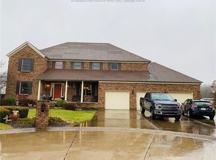 408 Arrowhead Dr, Hurricane, WV 25526