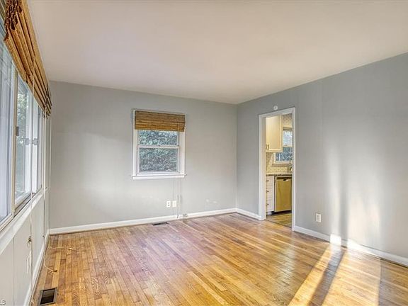 3rd image of 2702 Wynnewood Dr