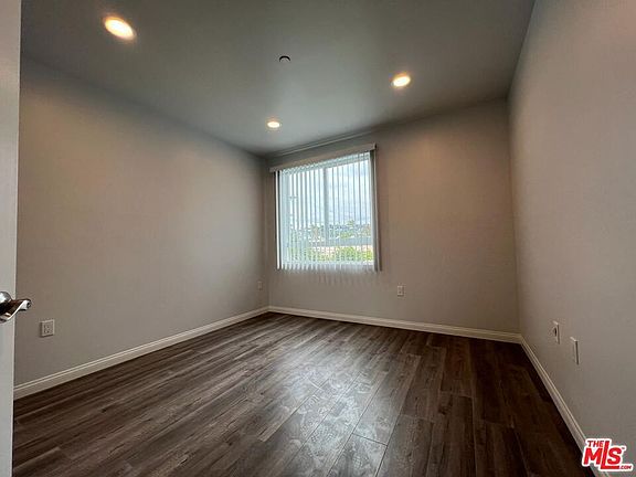 5th image of 1529 N Kingsley Dr #3